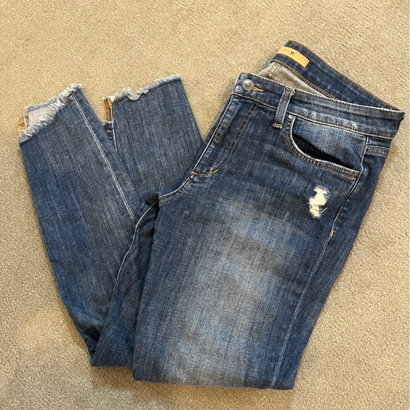 Joe’s Jeans Women’s Slim Fit Distressed. Size 30. - Picture 1 of 11